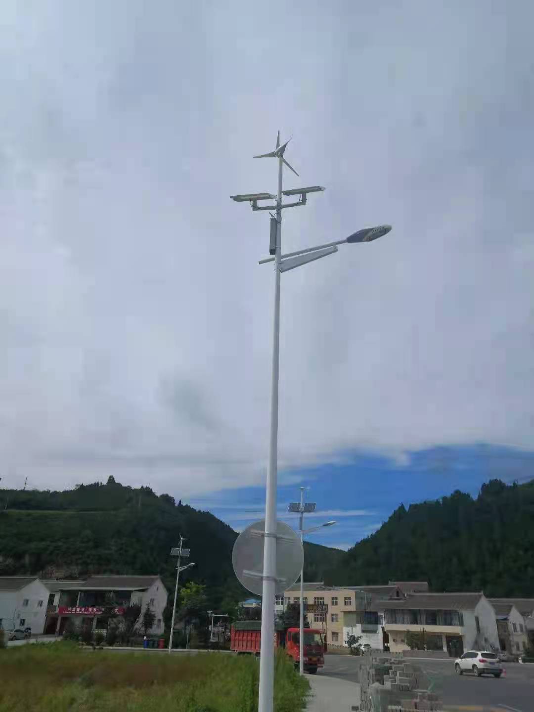 山西新農村新能（néng）源風力（lì）發電太陽能（néng）燈